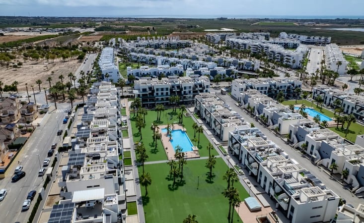 Penthouse in Urbanizacion El Raso - view 1