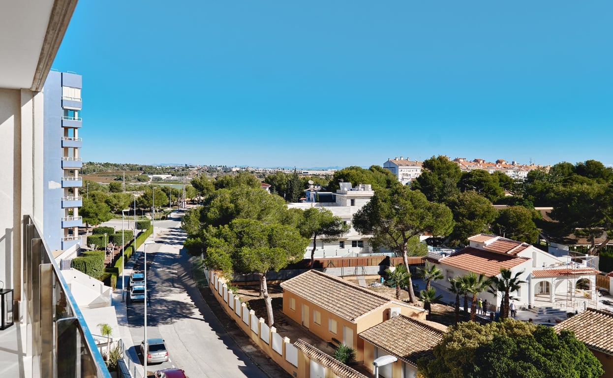 Apartment in Dehesa de Campoamor - Image 3