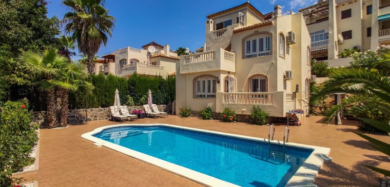 House in Dehesa de Campoamor - view 1