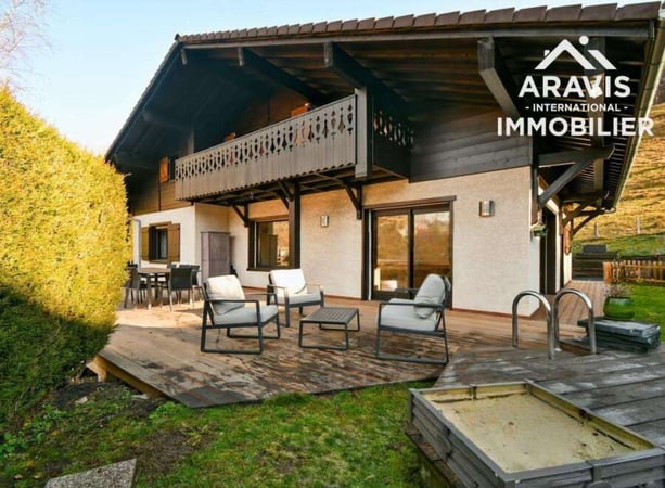 Villa in Thones - view 1