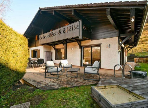 Villa in Thones - view 1