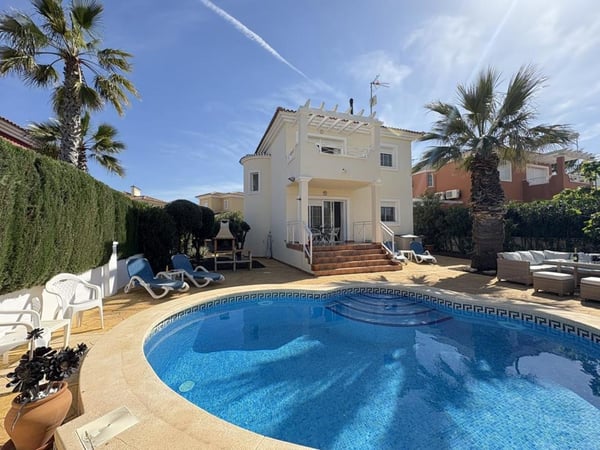 Villa in Lo Mendigo - view 1