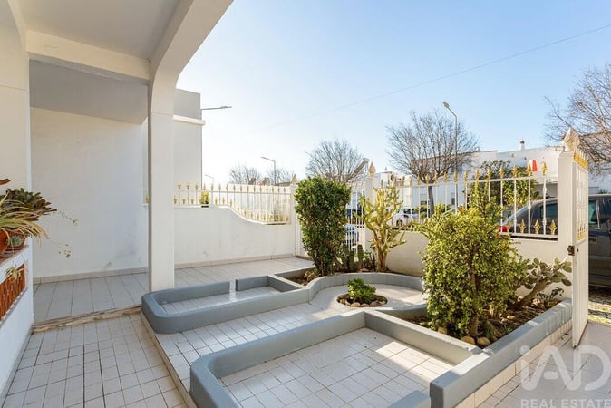 House in Ferreiras - view 1