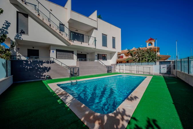 House in Los Alcazares - view 1