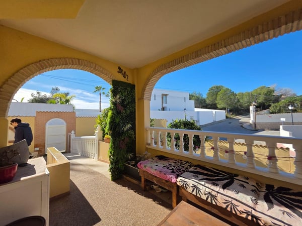 Villa in Villamartin - view 1