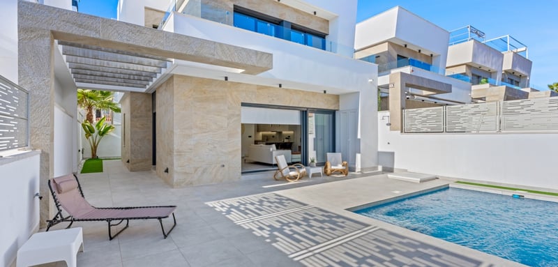 House in La Zenia - view 1