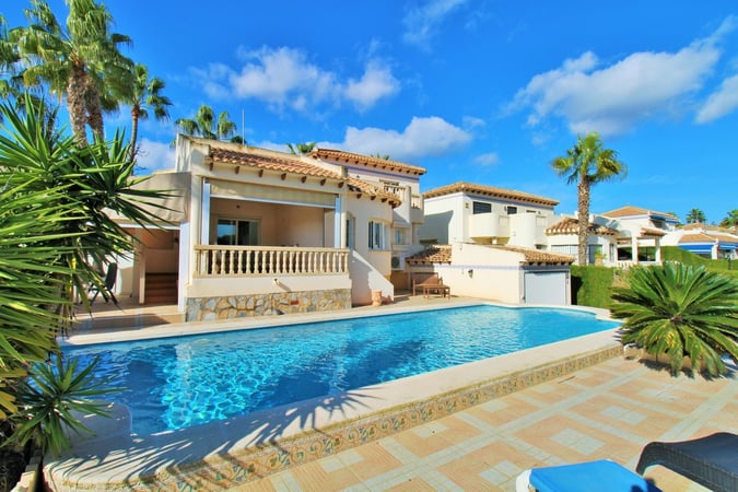 Villa in Alicante - view 1