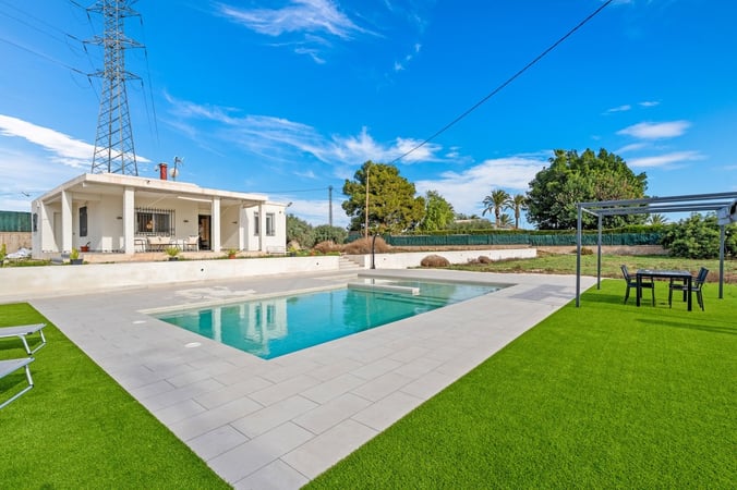 Chalet in Elche - view 1