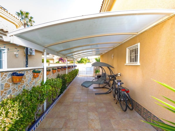 Villa in Torrevieja - view 1