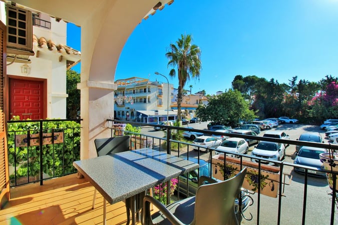 Apartment in Villamartin - view 1