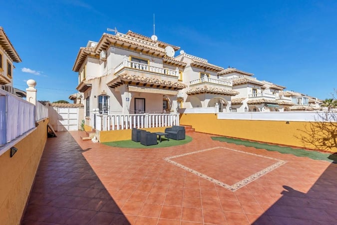 Villa in Cabo Roig - view 1