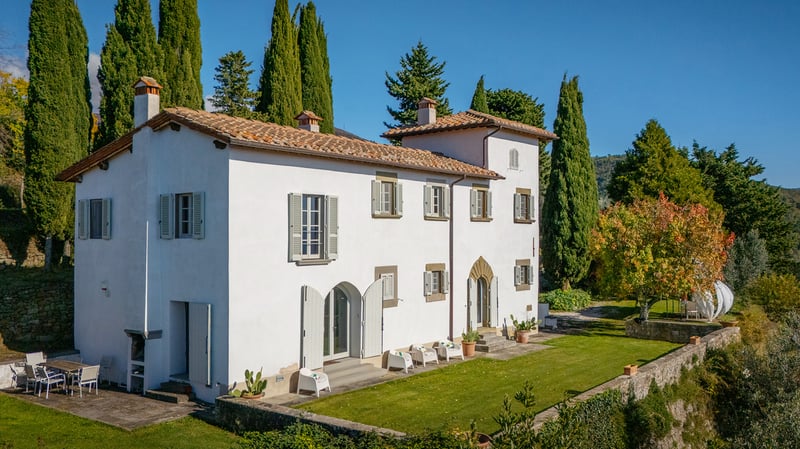 House in Castelfranco Piandisco - view 1