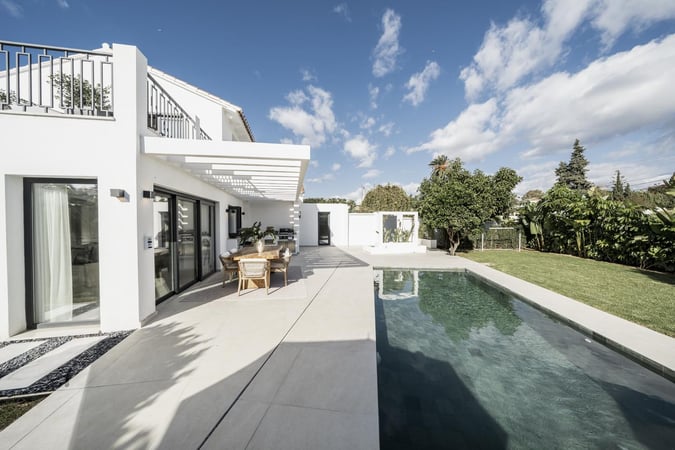 Villa in Guadalmina - view 1