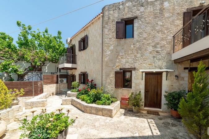 Villa in Armenoi - view 1