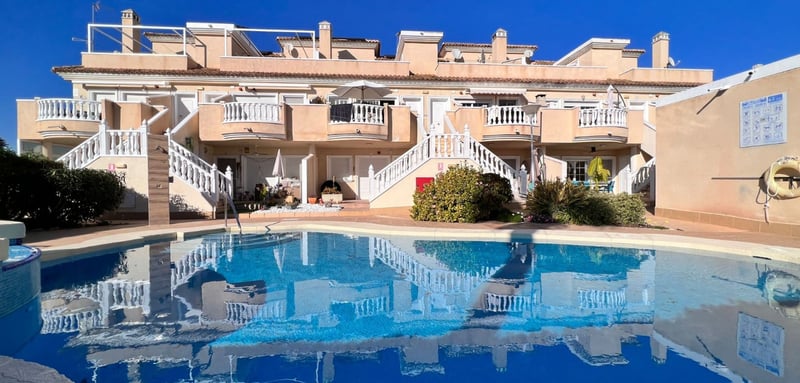 Apartment in Urbanizacion El Raso - view 1