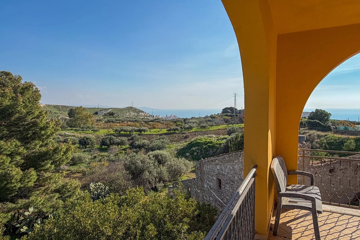 House in Porto Empedocle - Image 3