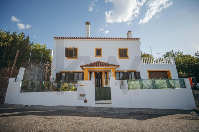 Villa in Lavre - view 1