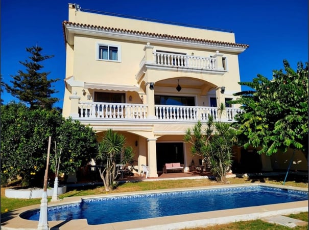 Villa in Marbella - view 1