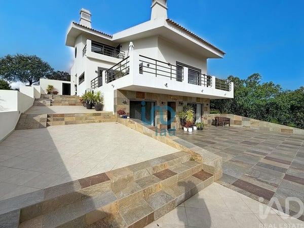 House in Sao Bras de Alportel - view 1
