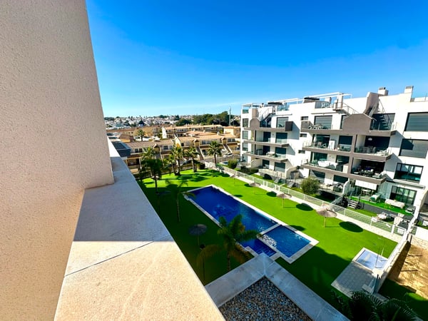 Penthouse in Villamartin - view 1