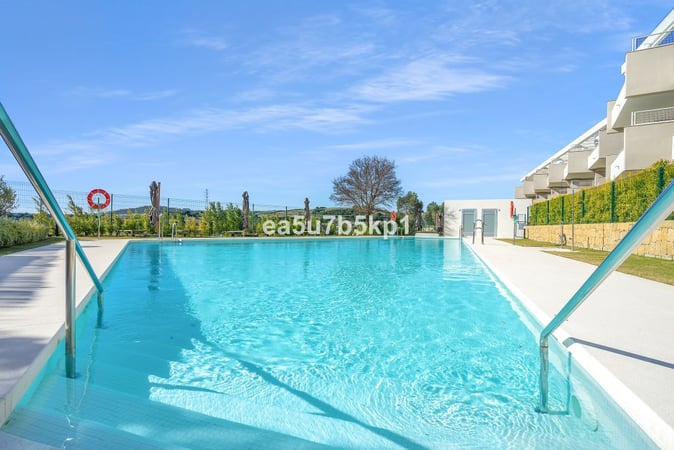 Apartment in Estepona - view 1