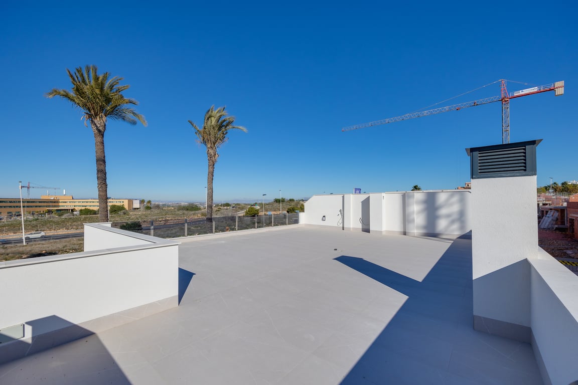 House in Torrevieja - Image 3