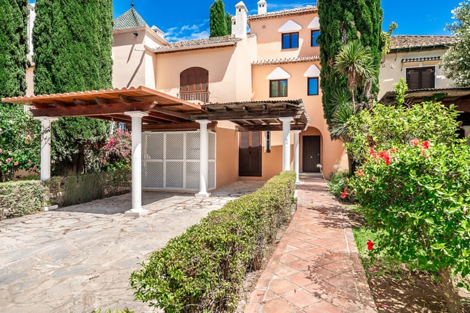 House in Guadalmansa - view 1