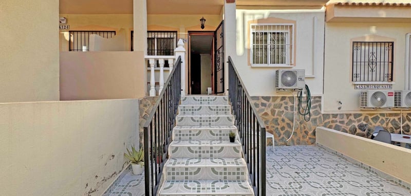 Apartment in Urbanizacion los Balcones - view 1