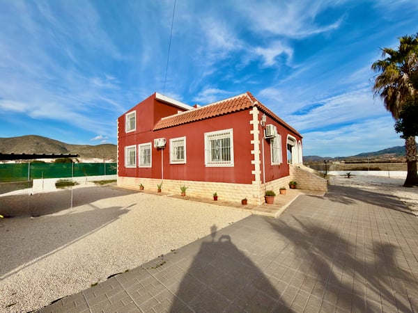 House in Hondon de los Frailes - view 1