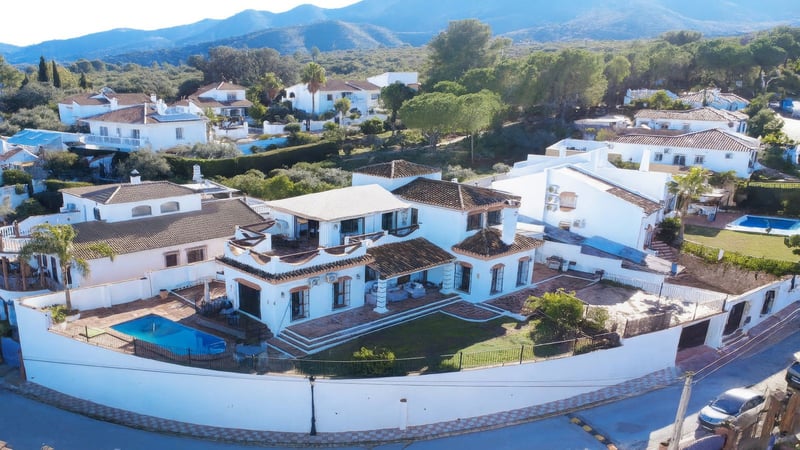 Villa in Alhaurin el Grande - view 1