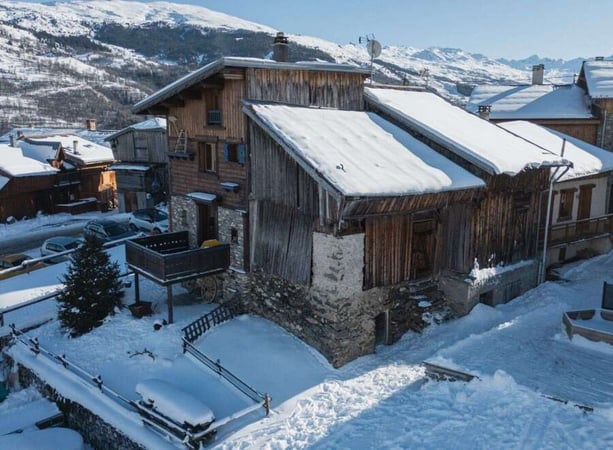 Chalet in Saint-Jean-de-Belleville - view 1