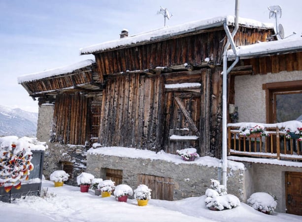 Chalet in Saint-Jean-de-Belleville - view 1