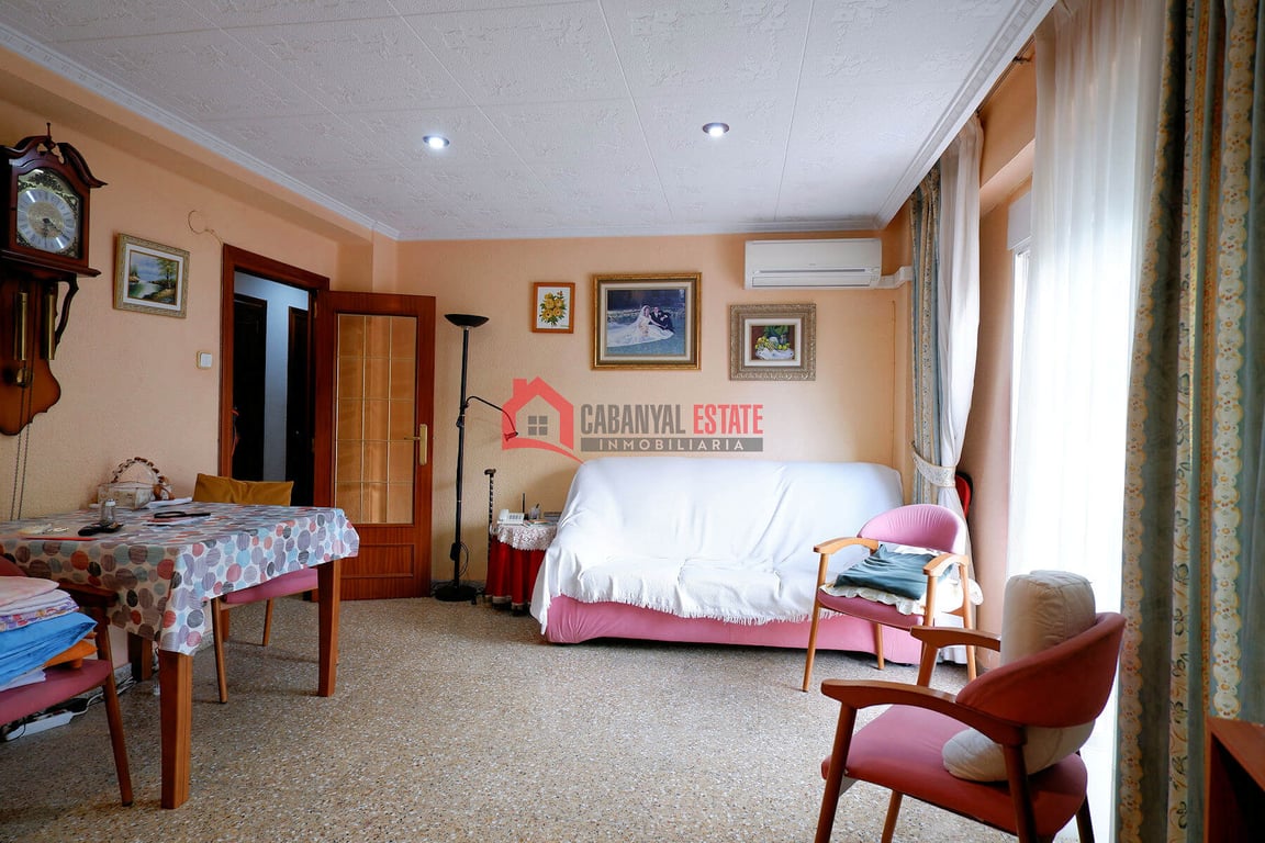 Apartment in Algiros - Image 3