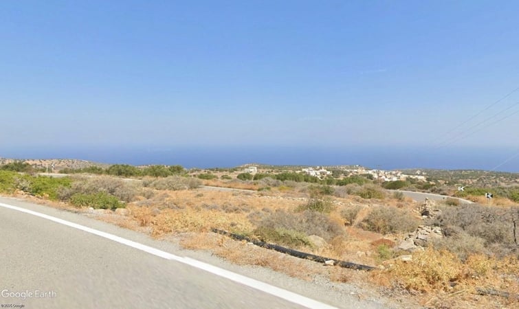 House in Agios Nikolaos - view 1