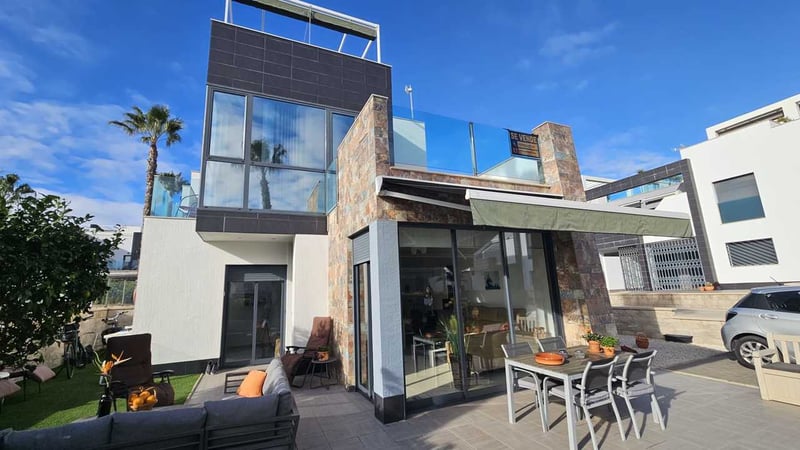 House in Urbanizacion los Balcones - view 1