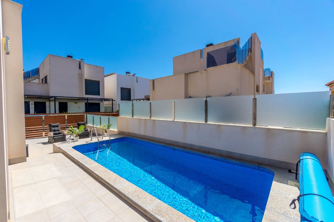 Villa in Torrevieja - Image 2