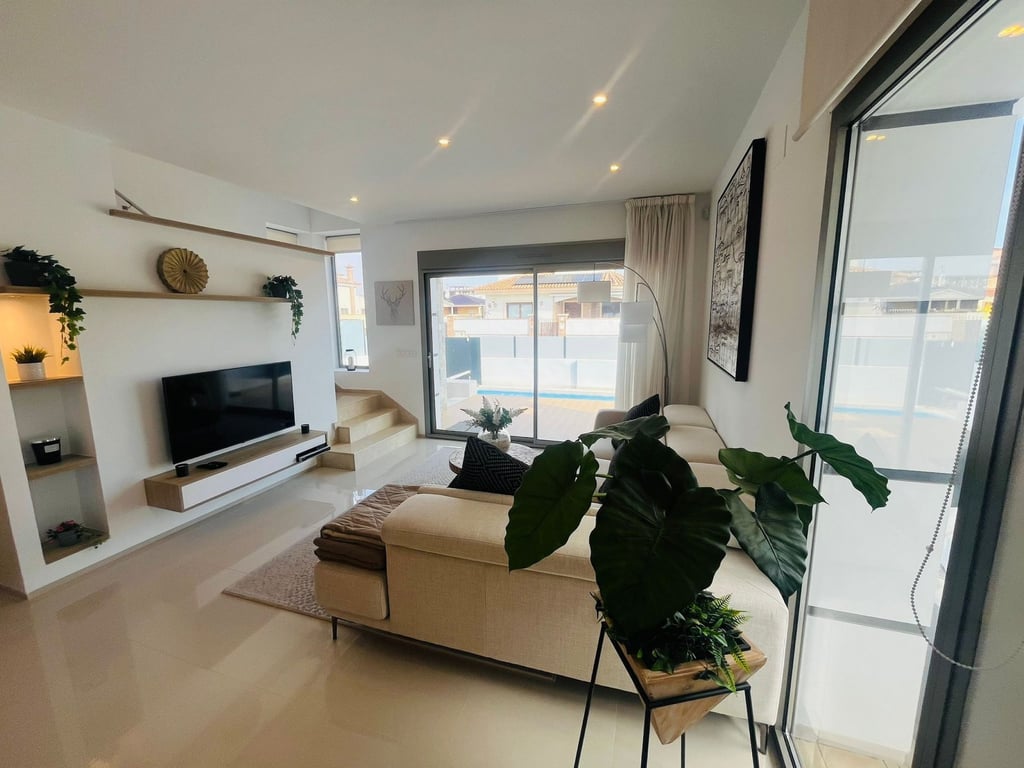 Villa in Los Alcazares - Image 3