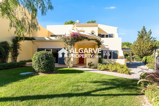 Villa in Quarteira - view 1