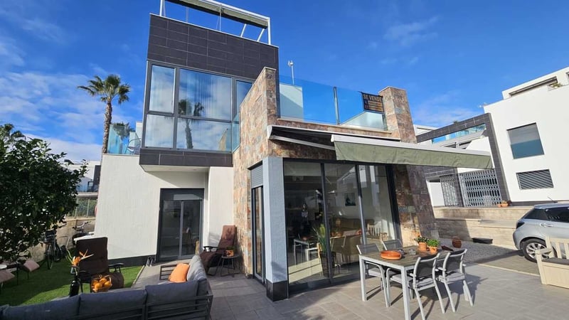 Villa in Rojales - view 1