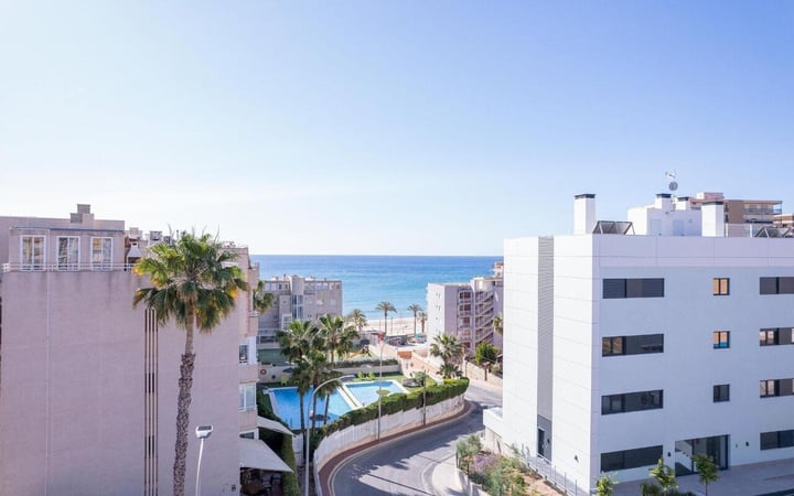 Apartment in El Campello - view 1
