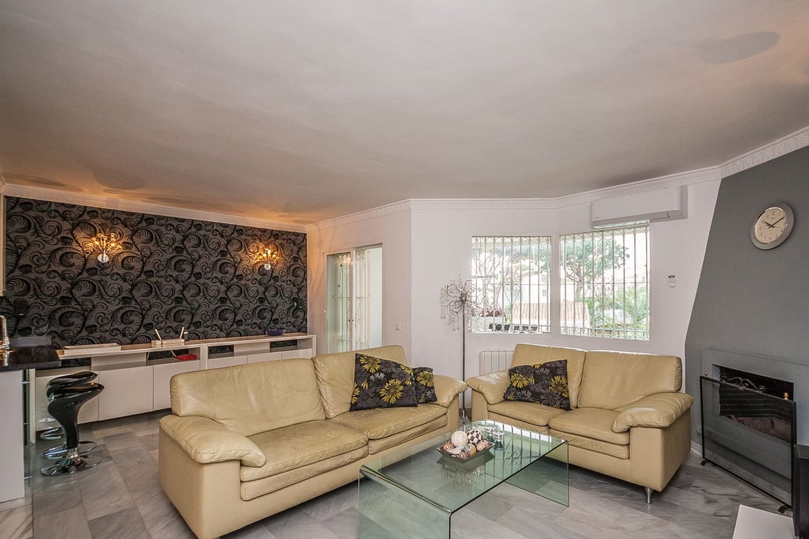 Apartment in Sitio de Calahonda - Image 3