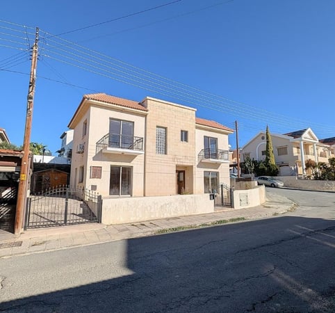 House in Kolossi - view 1