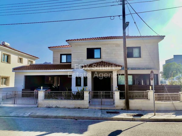 House in Agios Georgios - view 1