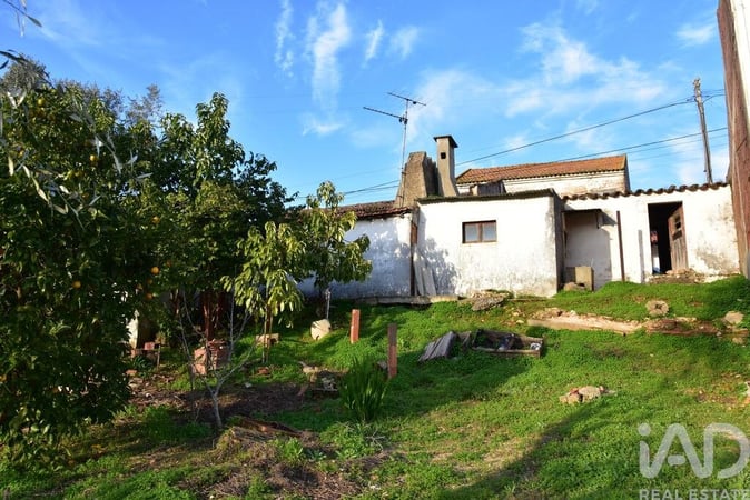 House in Chamusca - view 1