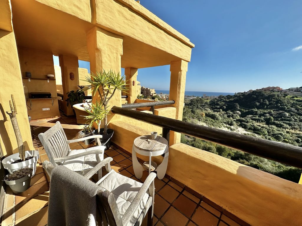 Apartment in La Duquesa - Image 2