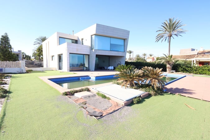 Villa in Cabo Roig - view 1