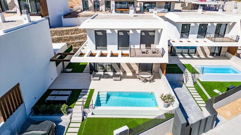 Villa in Polop - view 1