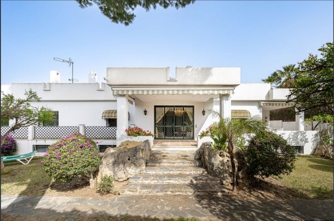 Villa in Marbella - view 1