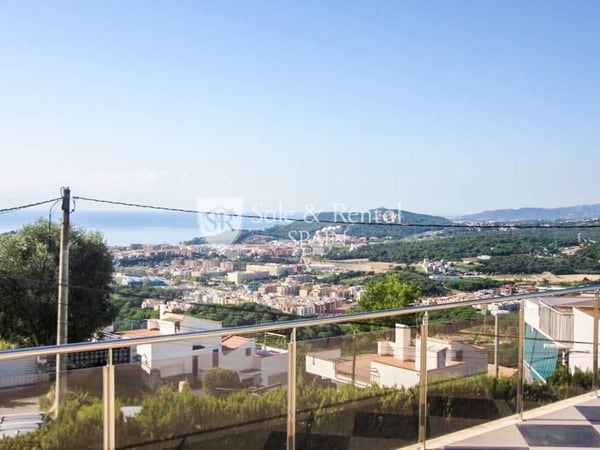 House in Lloret de Mar - view 1