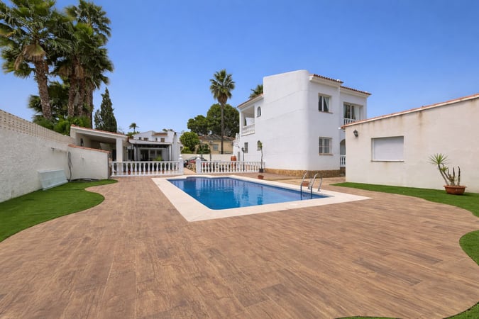 Villa in l'Alfas del Pi - view 1